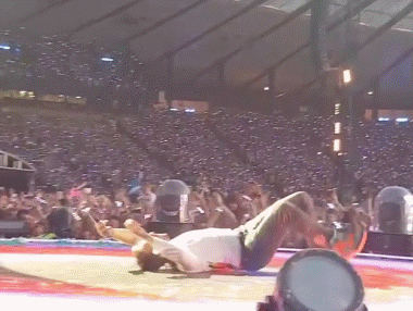 tumblr_o8m5wqRxMS1uhyuajo4_400.gif